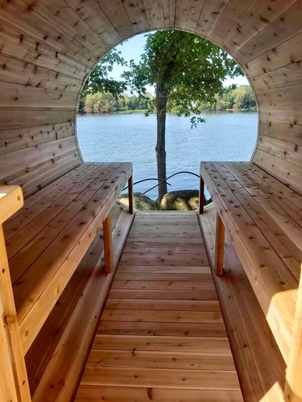 Sauna baril avec fond en vitre vue intérieure
